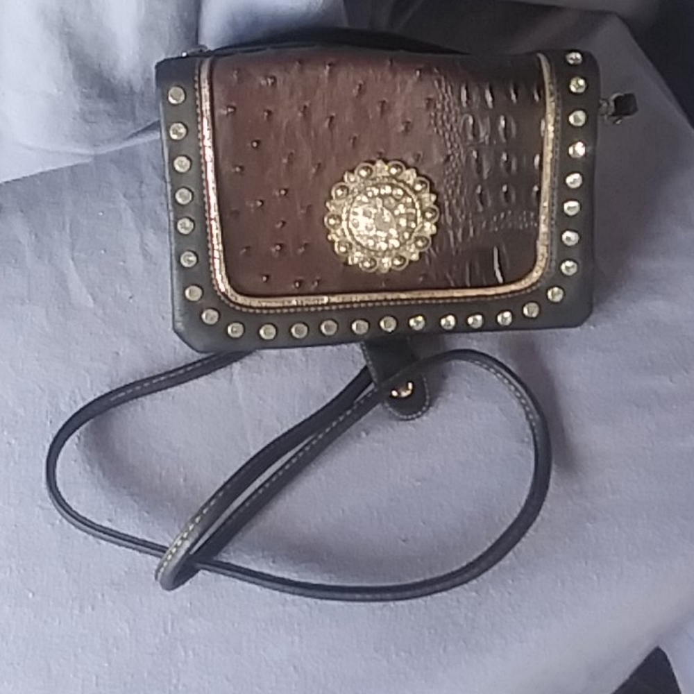 NWOT Rustic Coutures pocketbook purse